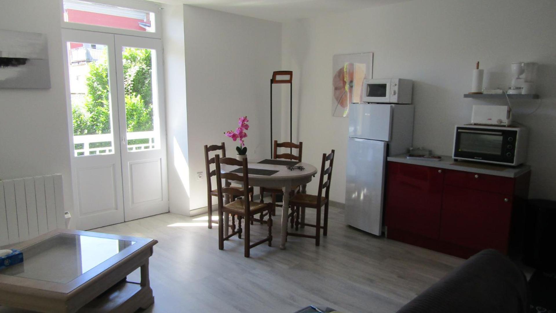 Les Cactus Apartment Bagneres-de-Bigorre Room photo